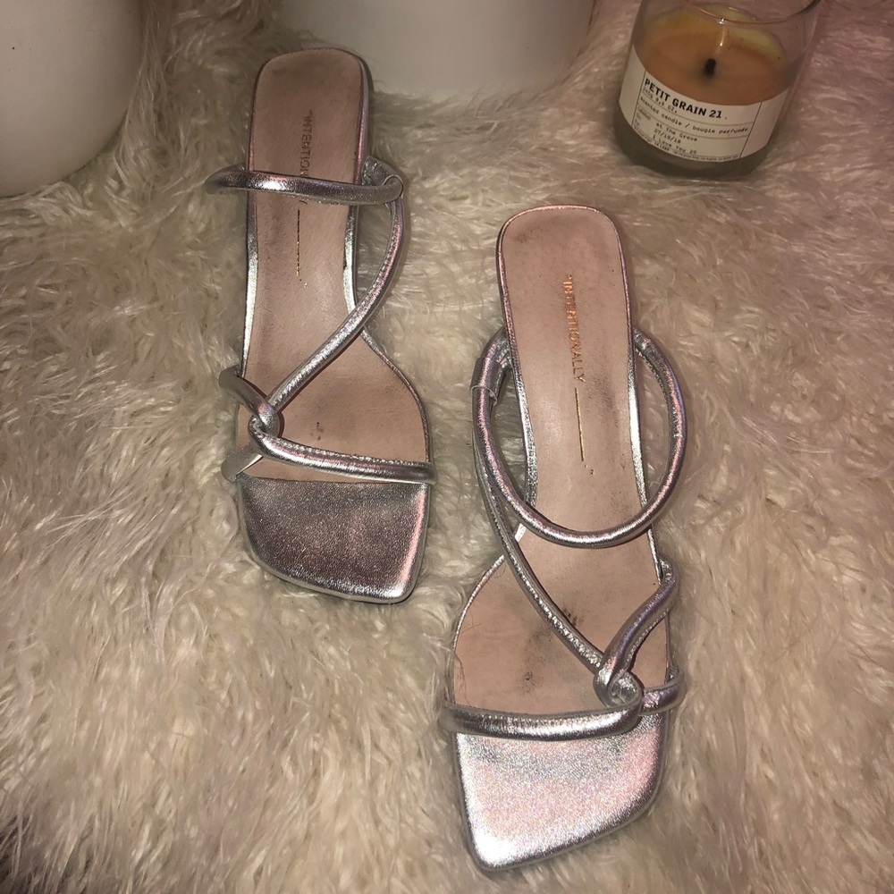 Intentionally blank willow square heel strappy